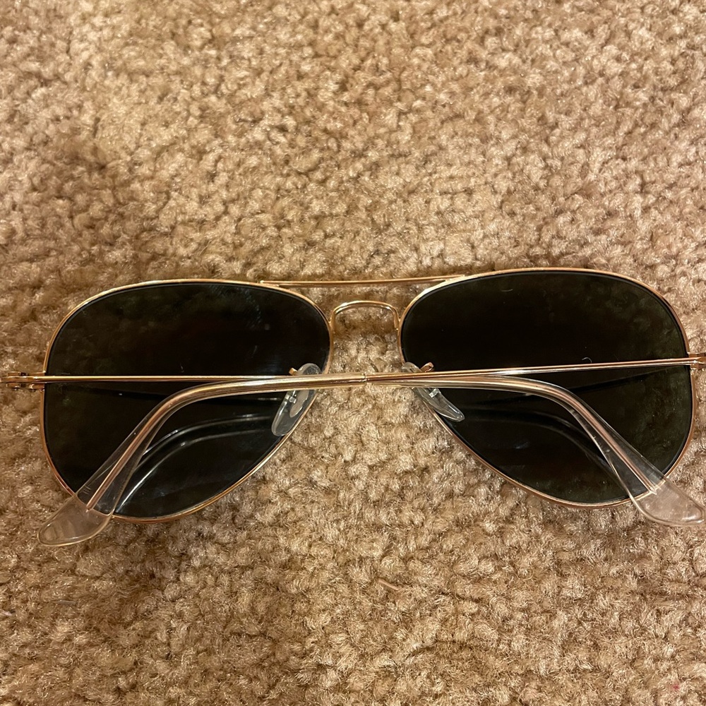 Ray-Ban Gold Aviator Sunglasses - Picture 4 of 16